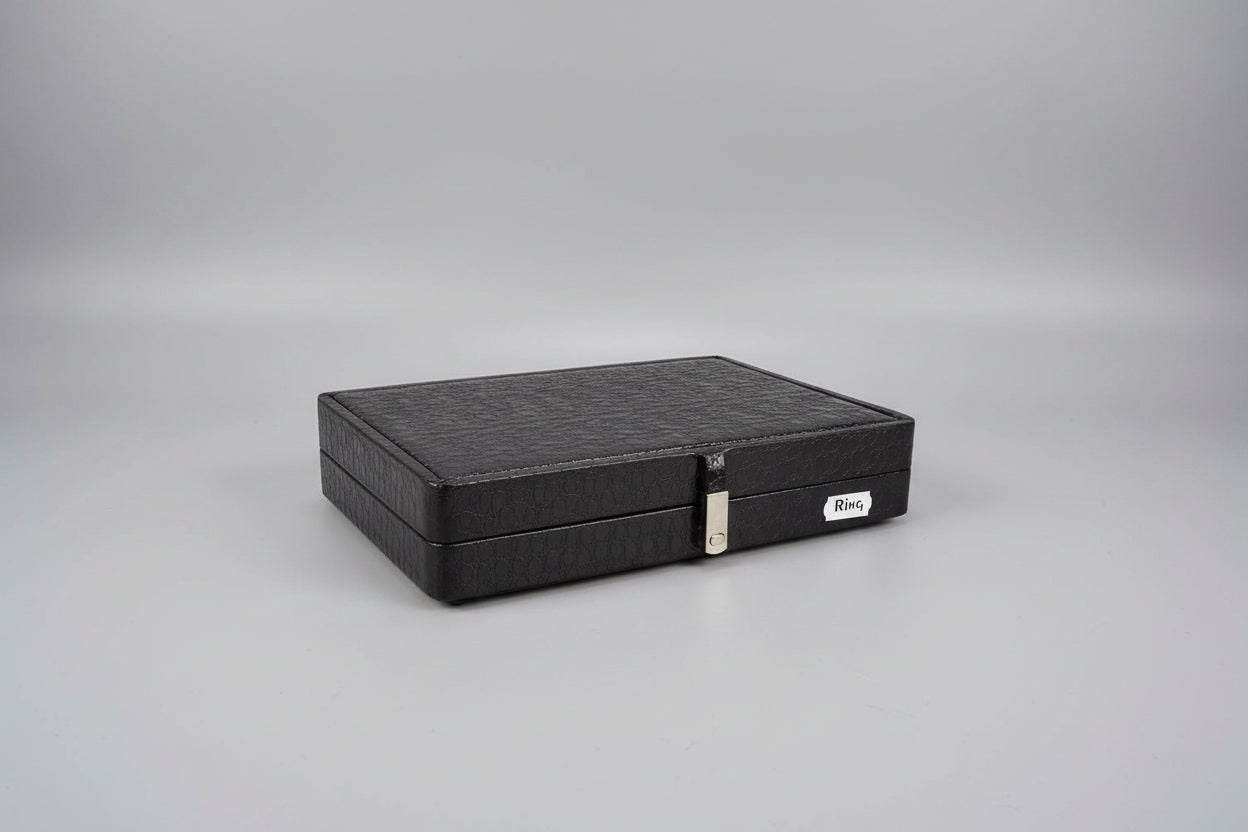 Crocodile Magnet Stock Box Ring